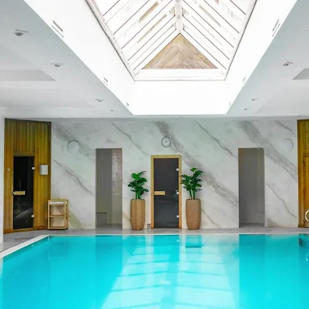 Kiss Hotel 4*