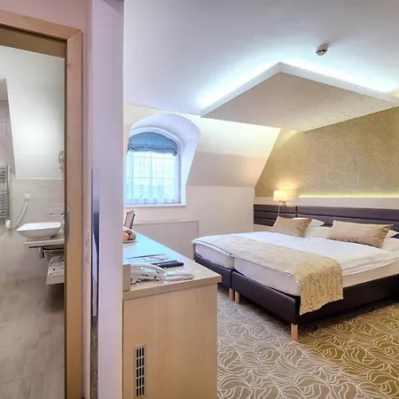 Hotel Kiss Tata